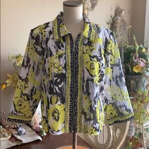 City Girl NWT women’s size large floral print jacket